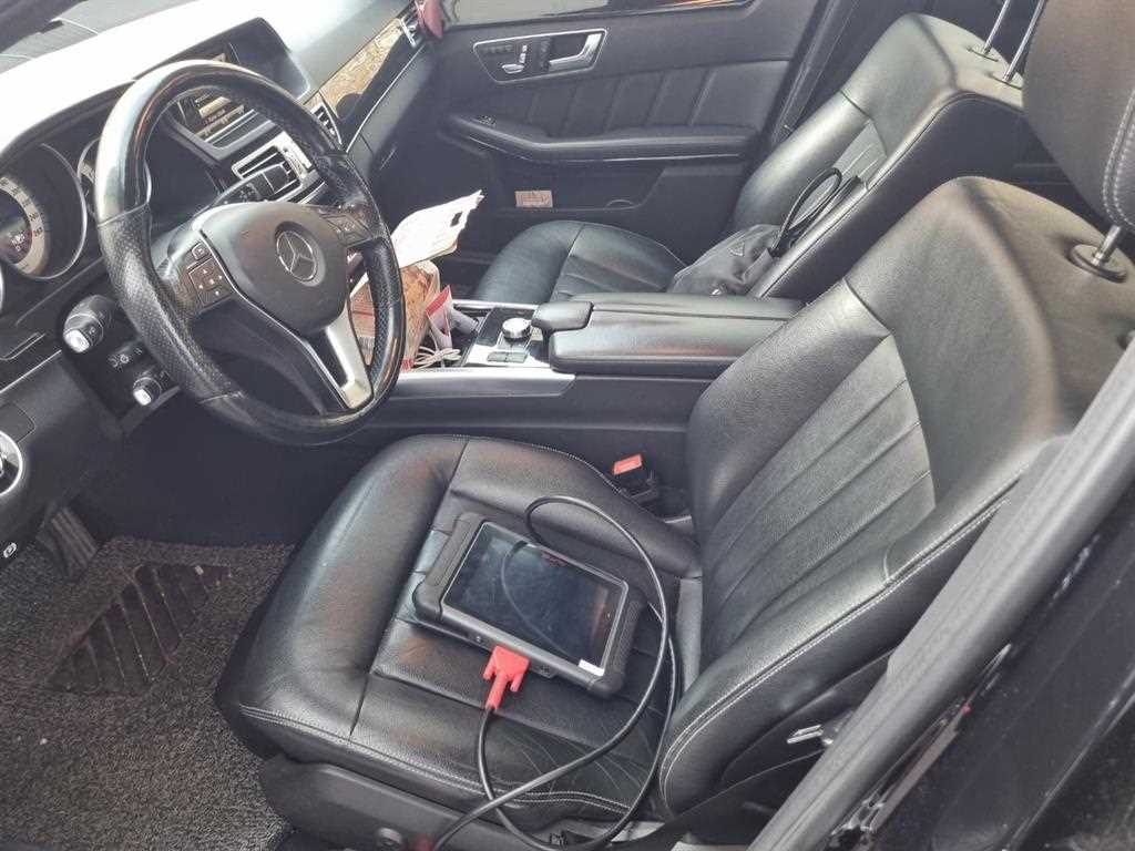 Mercedes Benz E class - Vista 5