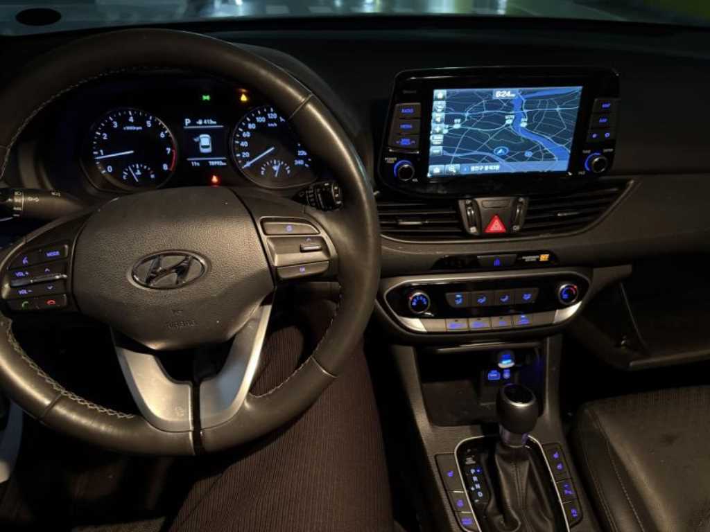 HYUNDAI i30 - Vista 8