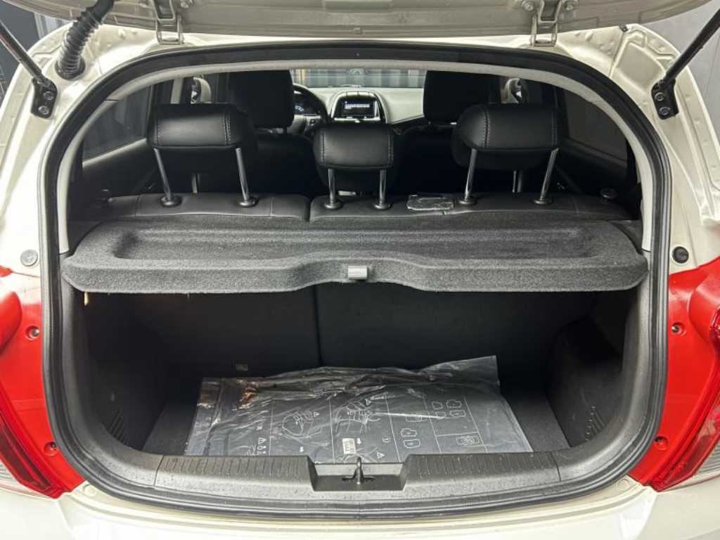 Chevrolet Spark - Vista 5