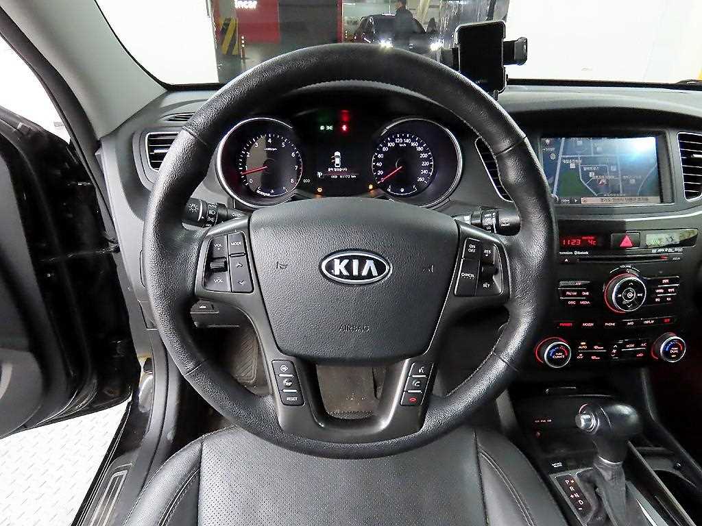 KIA K7 - Vista 9