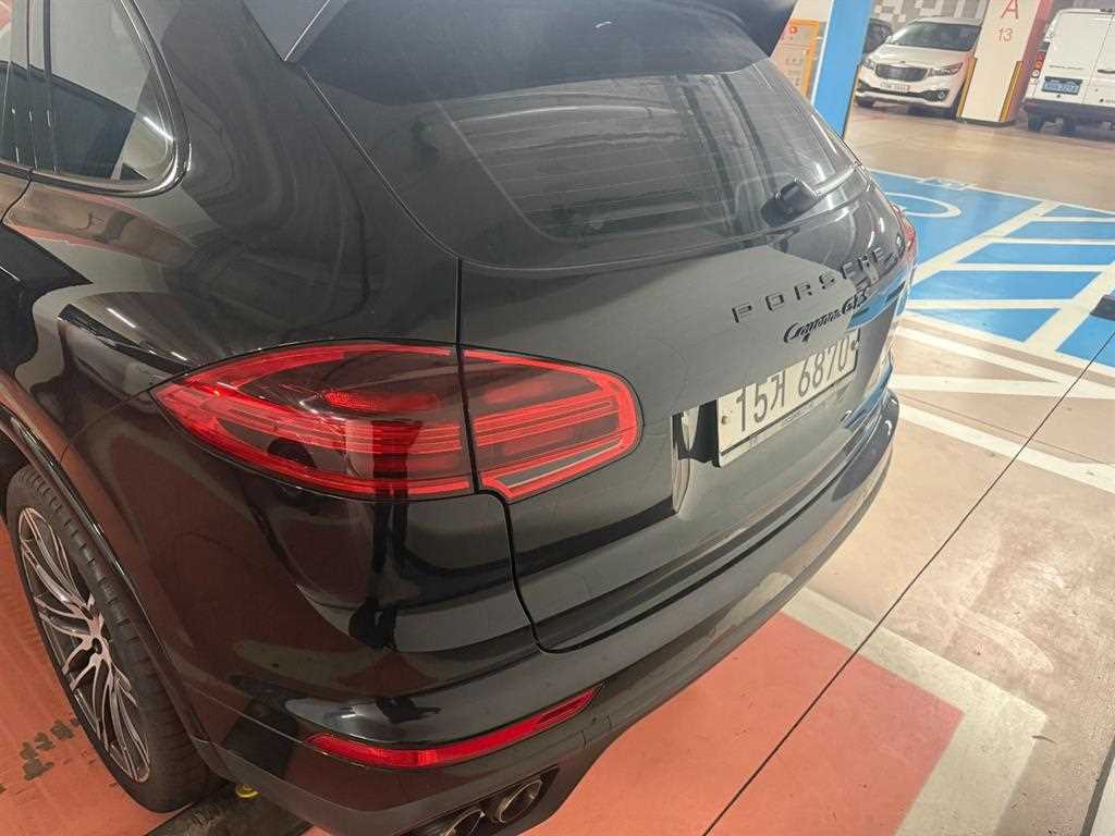 Porsche Cayenne - Vista 4