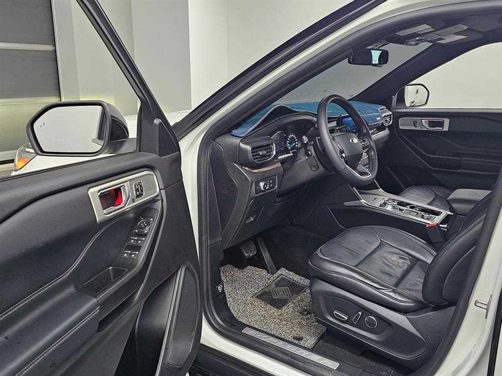 Ford Explorer - Vista 11