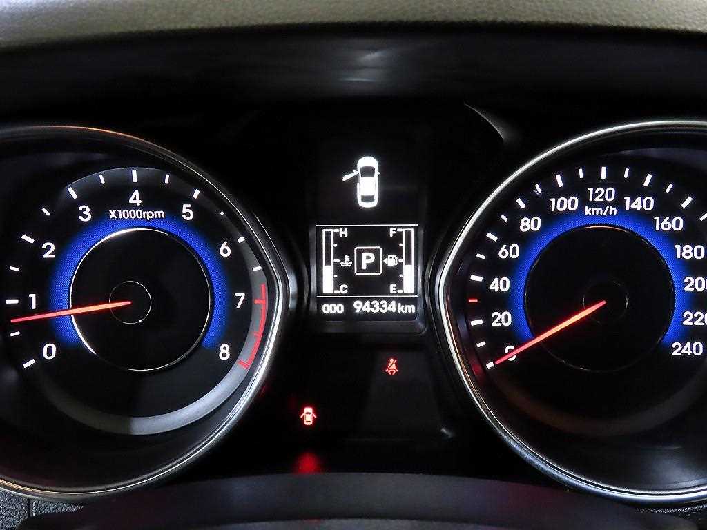 HYUNDAI Avante - Vista 9