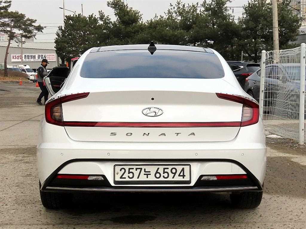 HYUNDAI Sonata - Vista 4