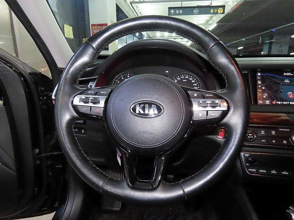 KIA K7 - Vista 8