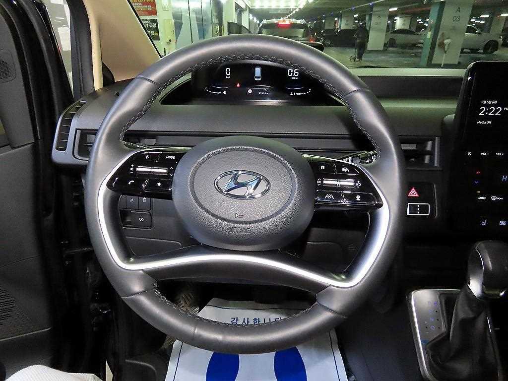 HYUNDAI Staria - Vista 8