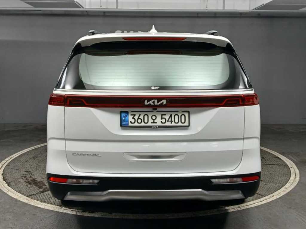 KIA Carnival - Vista 5