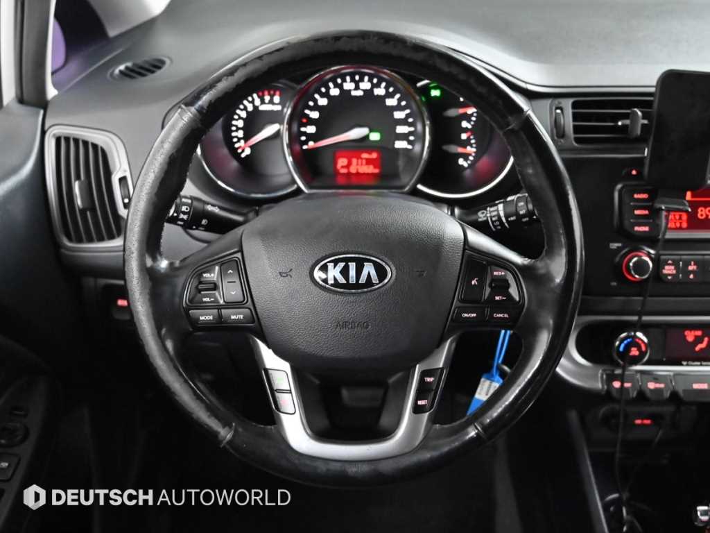 KIA Pride 2014 Gris - Importación desde Corea - HF Imports Iquique - Foto 13