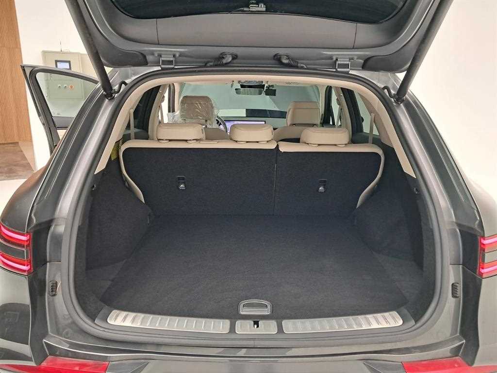 Genesis GV70 2025 Gris - Importación desde Corea - HF Imports Iquique - Foto 18