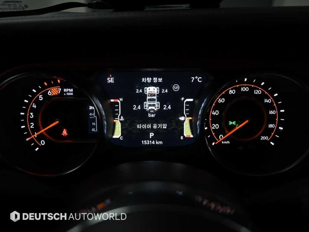 Jeep Wrangler - Vista 6