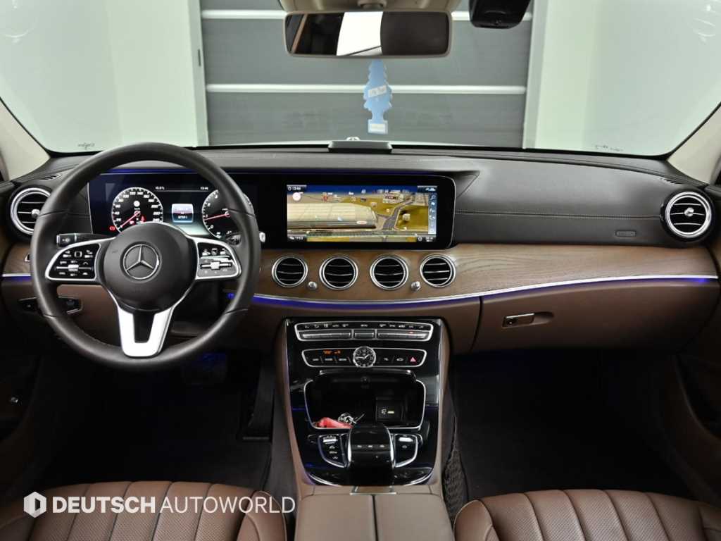 Mercedes Benz E class - Vista 7