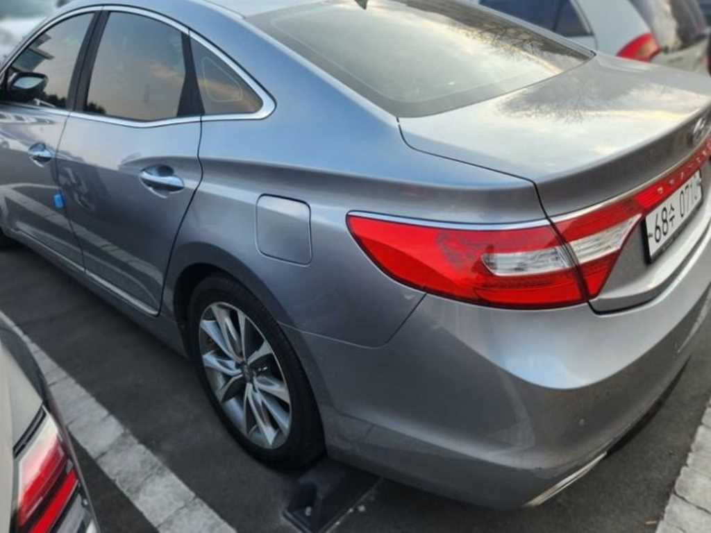 HYUNDAI Grandeur - Vista 5