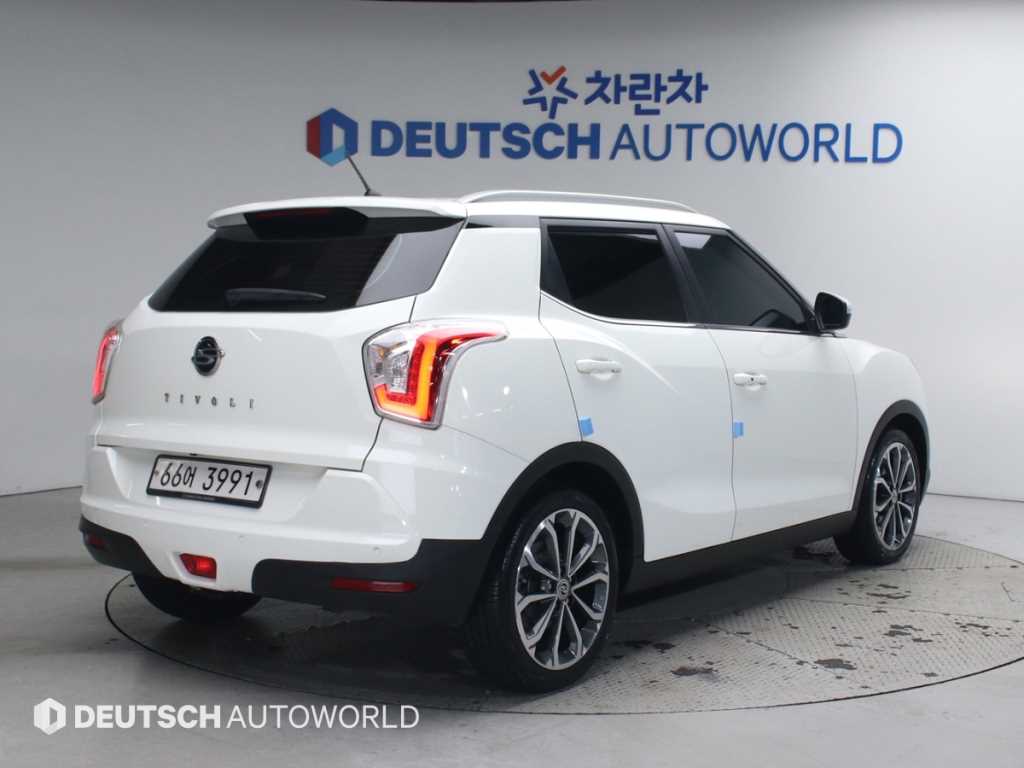 Ssangyong Tivoli - Vista 2