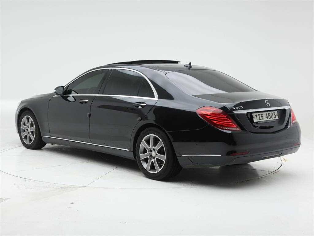 Mercedes Benz S Class - Vista 4