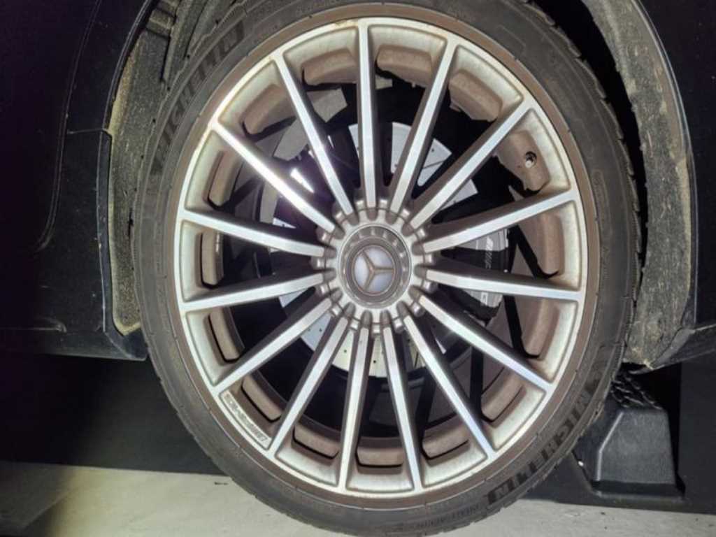 Mercedes Benz AMG GT - Vista 10