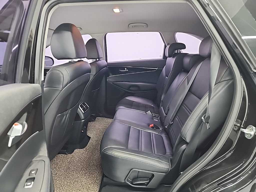 KIA Sorento - Vista 12