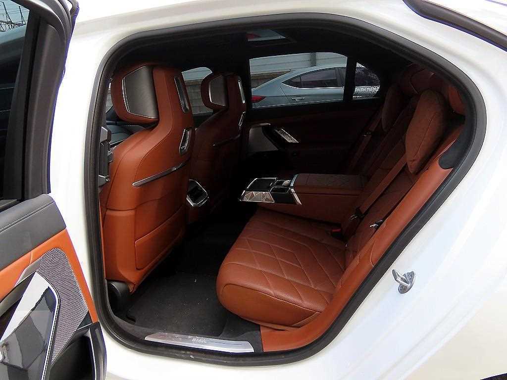 BMW 7 Series - Vista 6