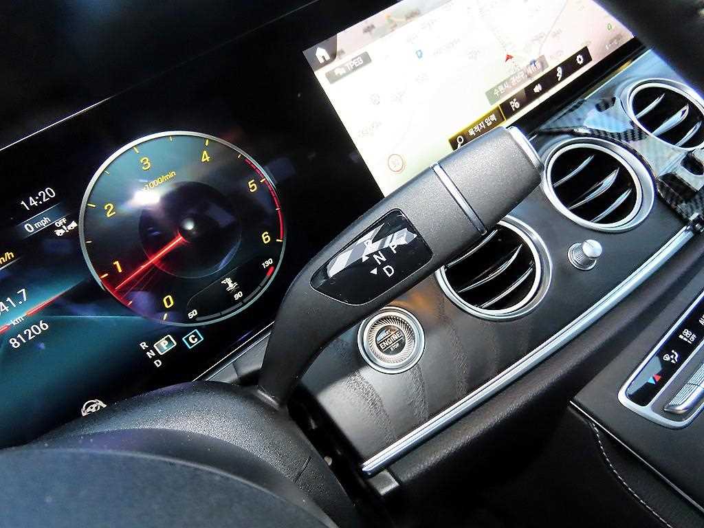 Mercedes Benz E class - Vista 11