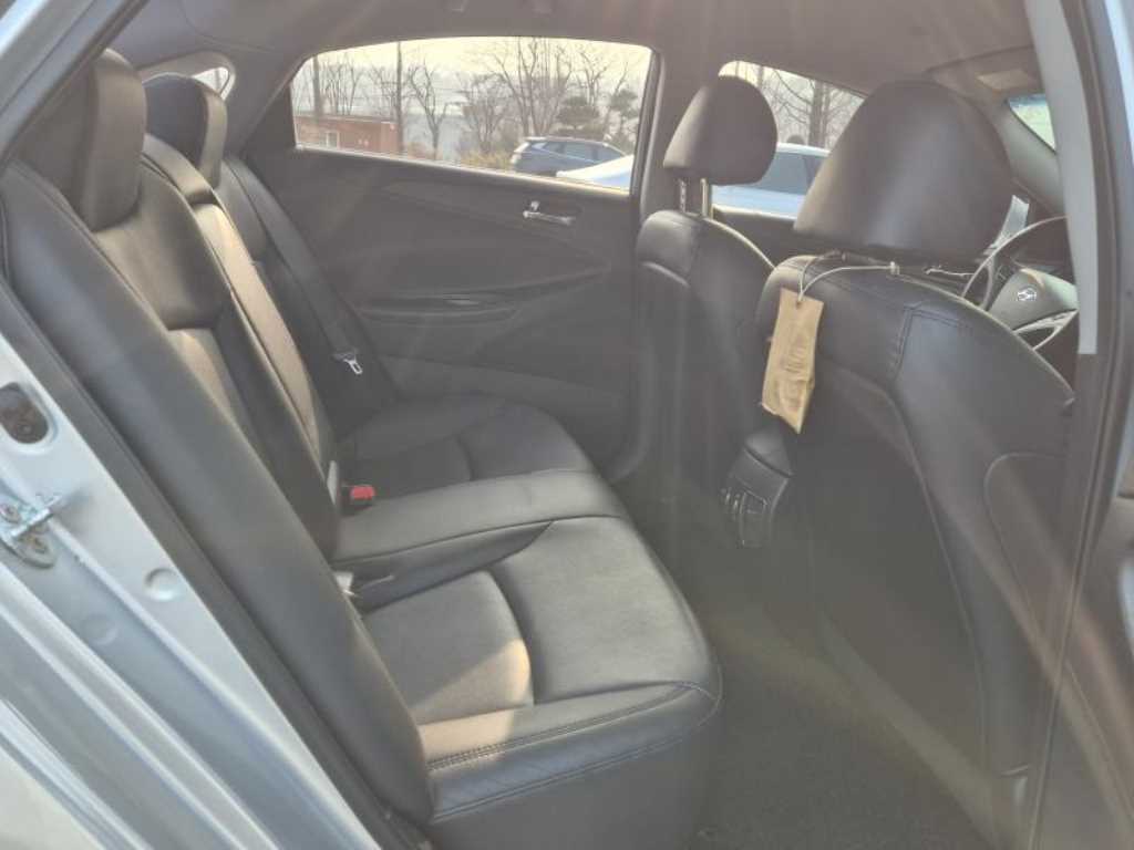 HYUNDAI Sonata - Vista 9