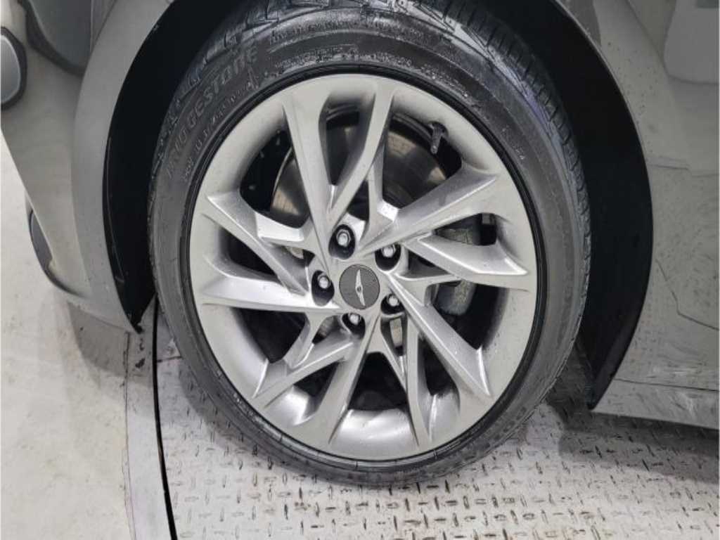 Genesis G70 - Vista 8