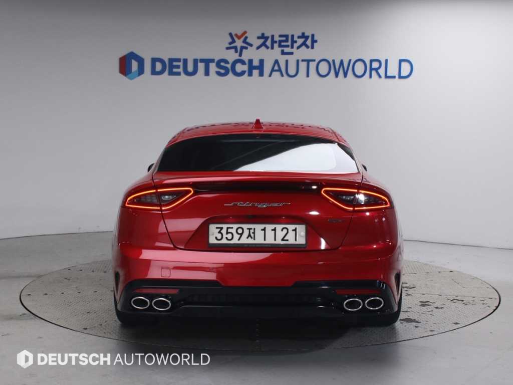 KIA Stinger - Vista 4