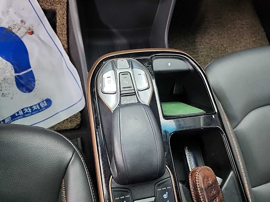 HYUNDAI Ioniq - Vista 8