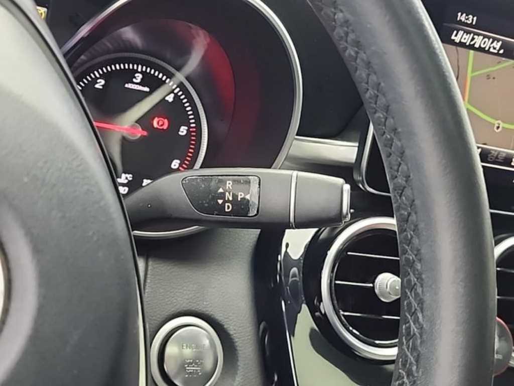 Mercedes Benz C Class - Vista 8