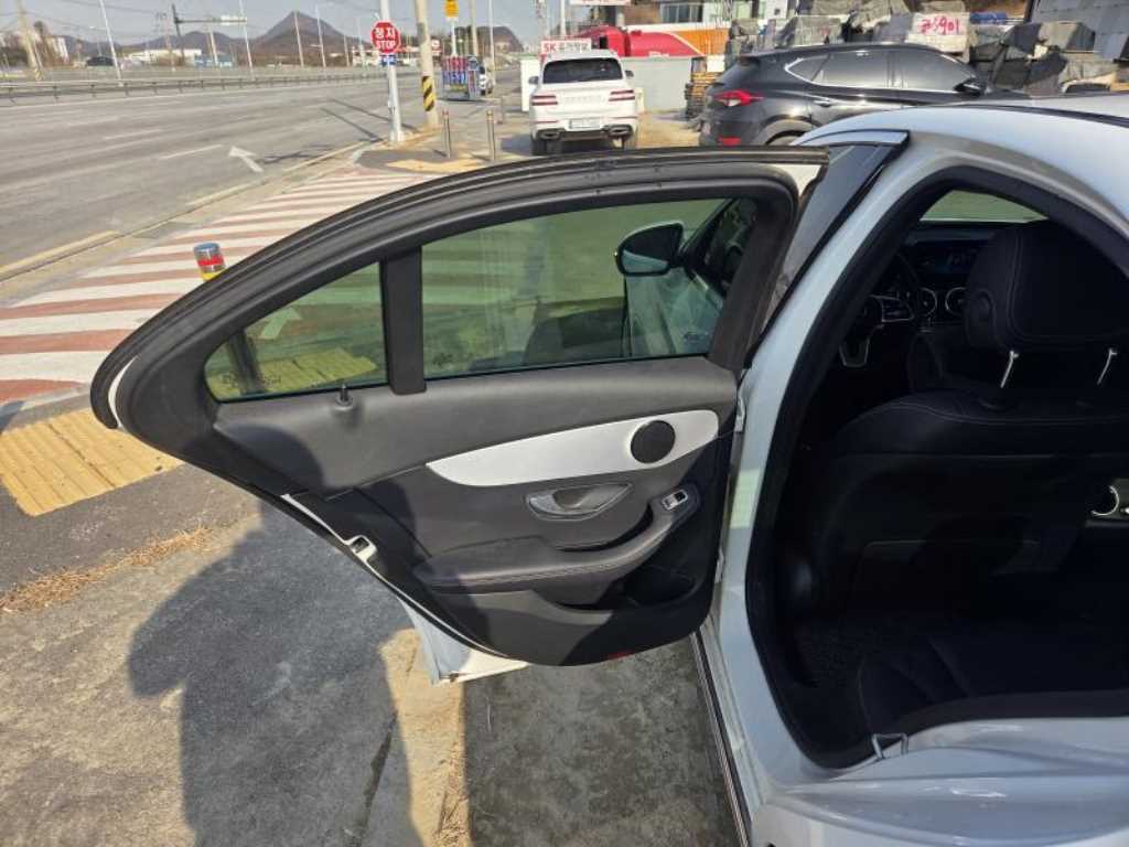 Mercedes Benz C Class - Vista 11