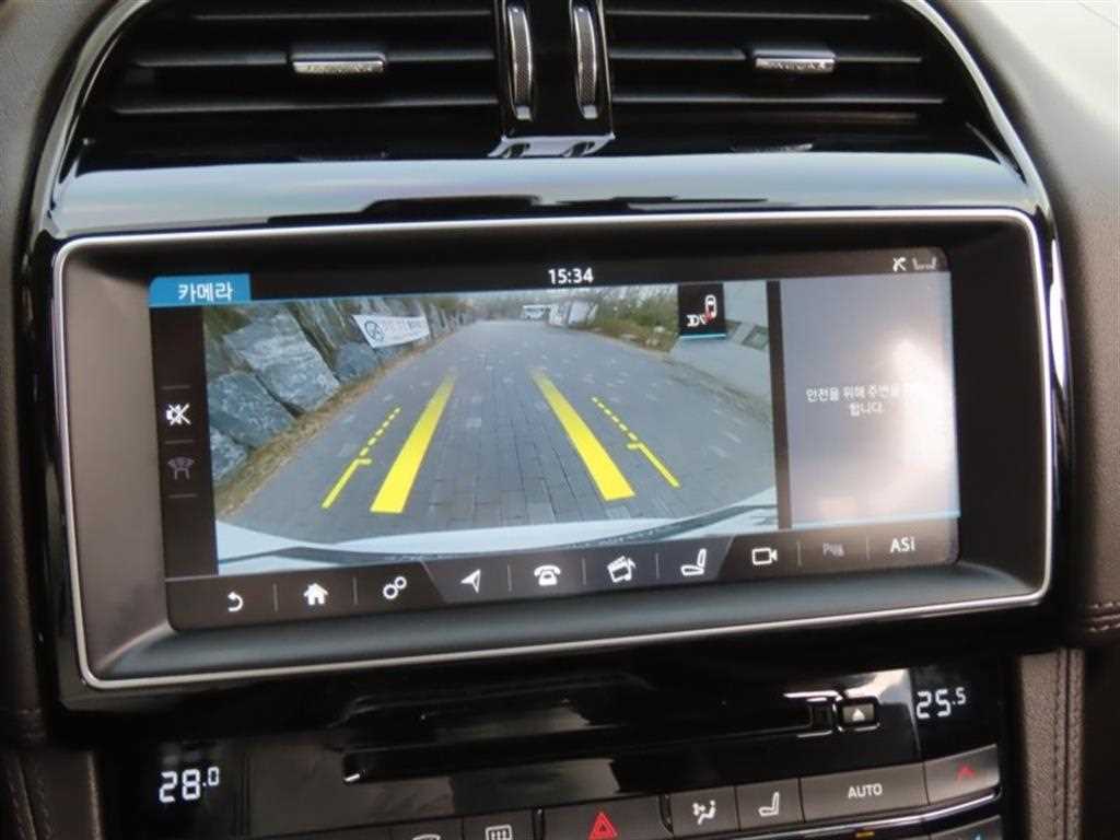 Jaguar F-PACE - Vista 9