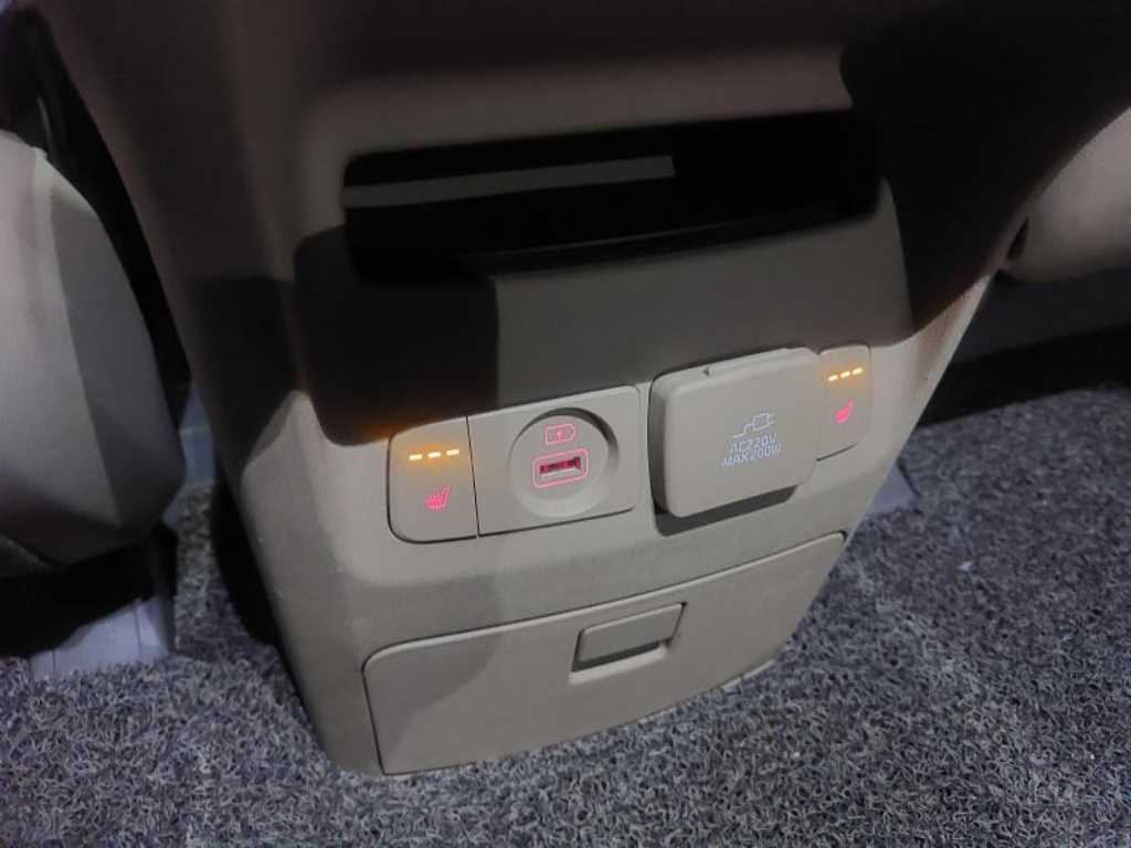 KIA Carnival - Vista 6