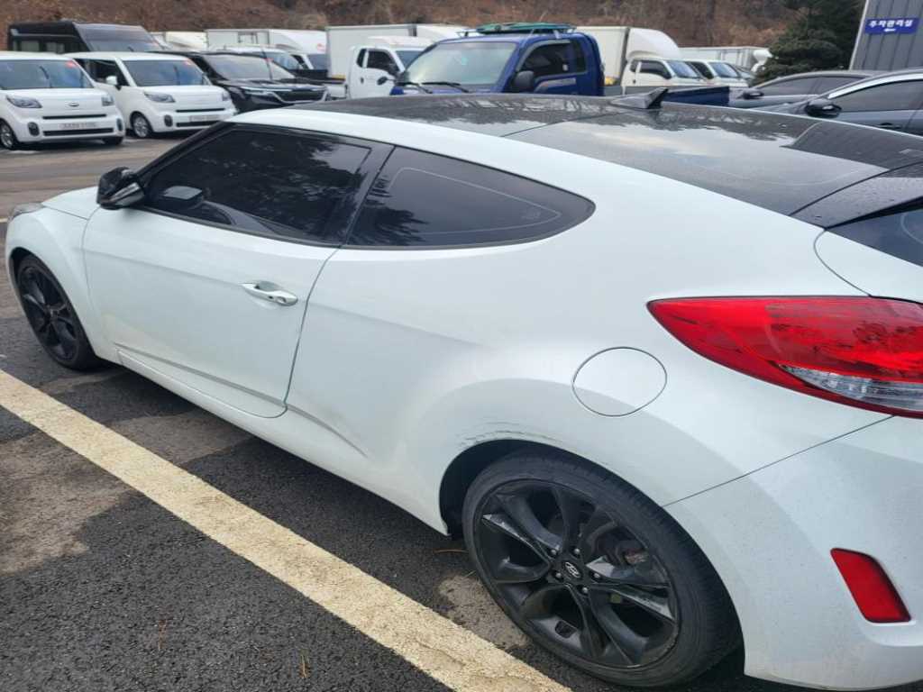 HYUNDAI Veloster - Vista 4