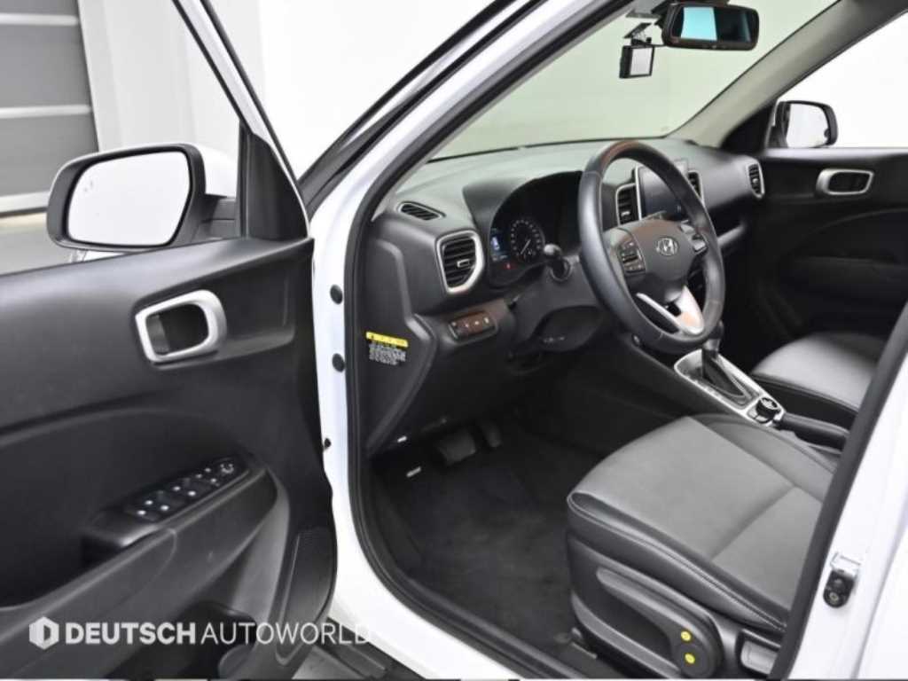 HYUNDAI Venue - Vista 11
