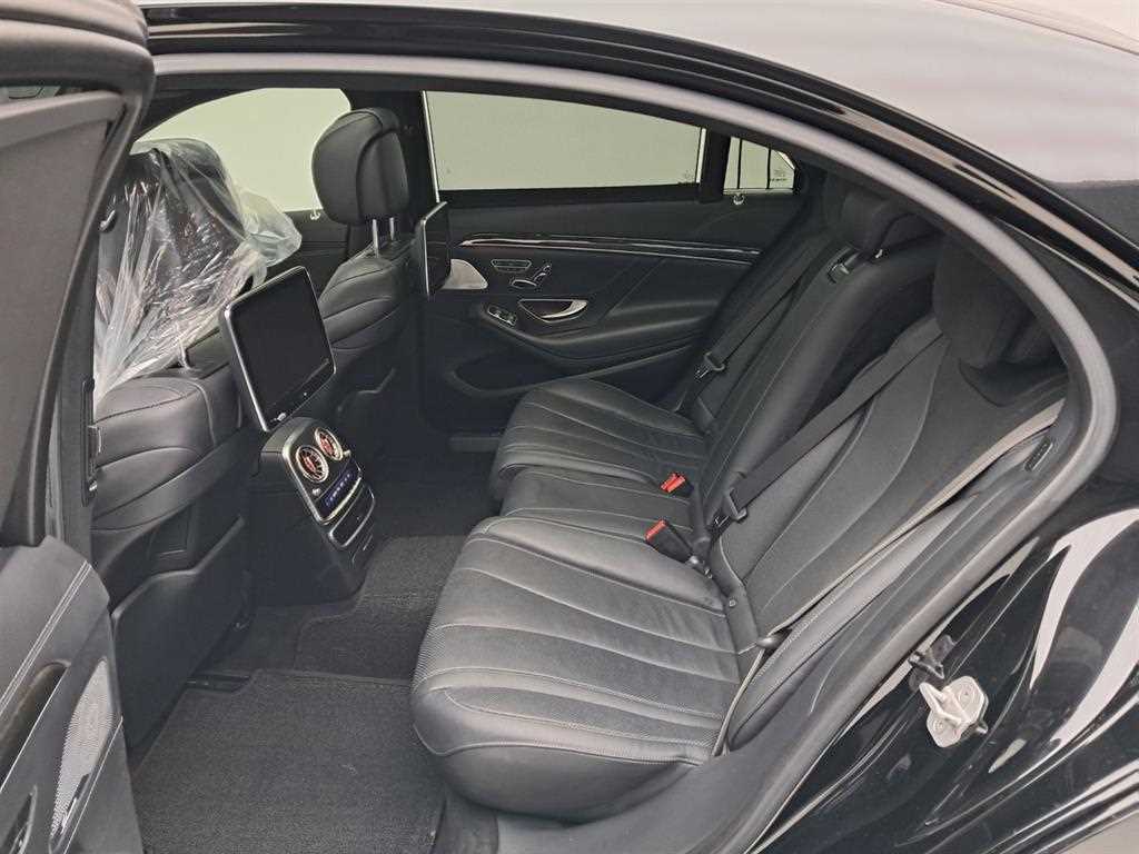 Mercedes Benz S Class - Vista 12