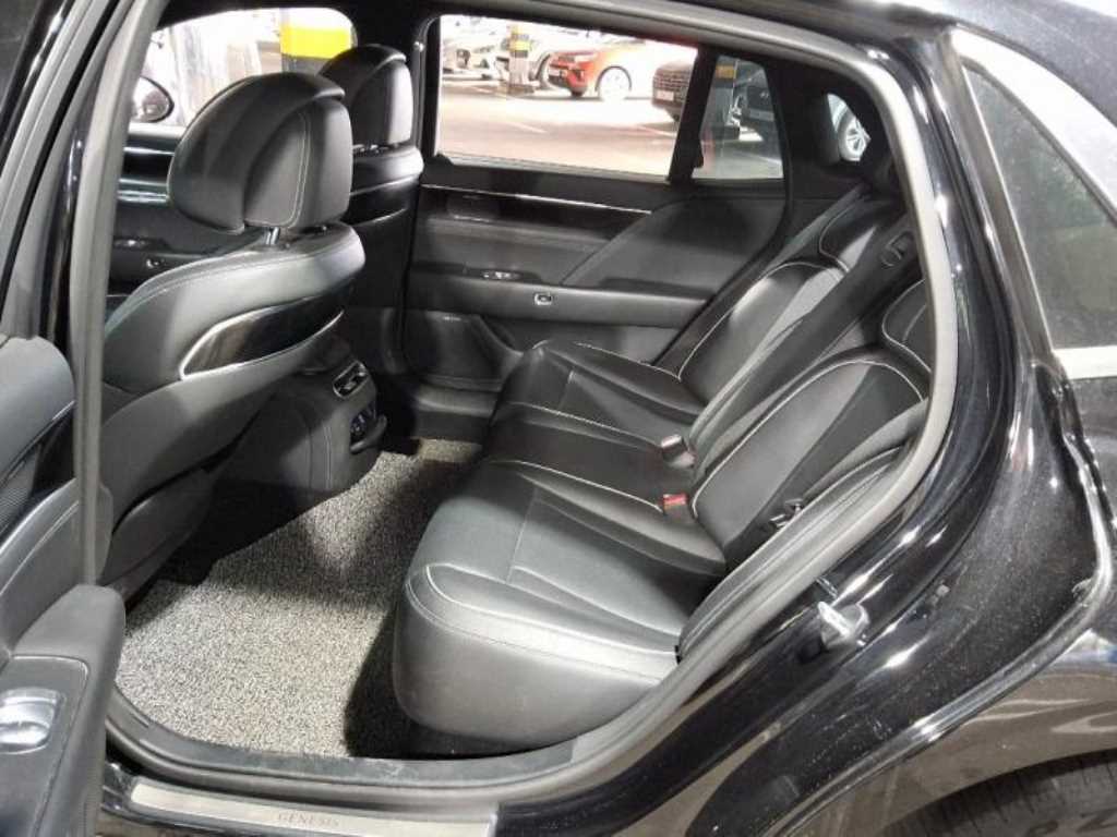 Genesis G90 - Vista 2