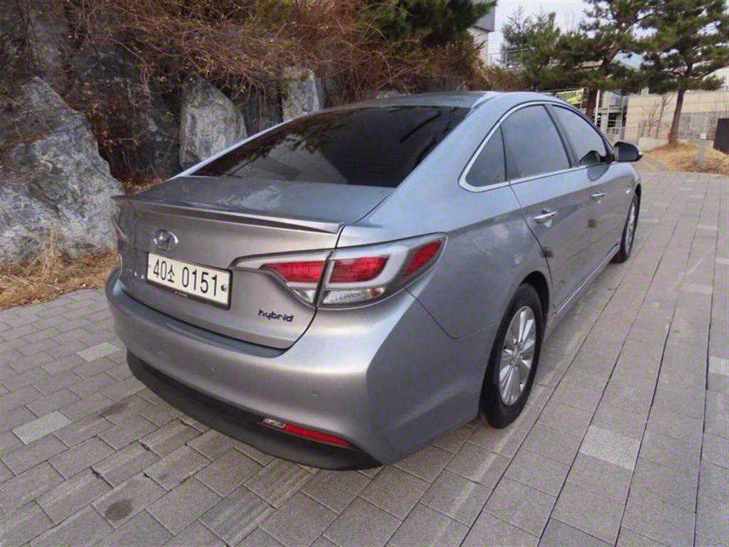 HYUNDAI Sonata - Vista 3
