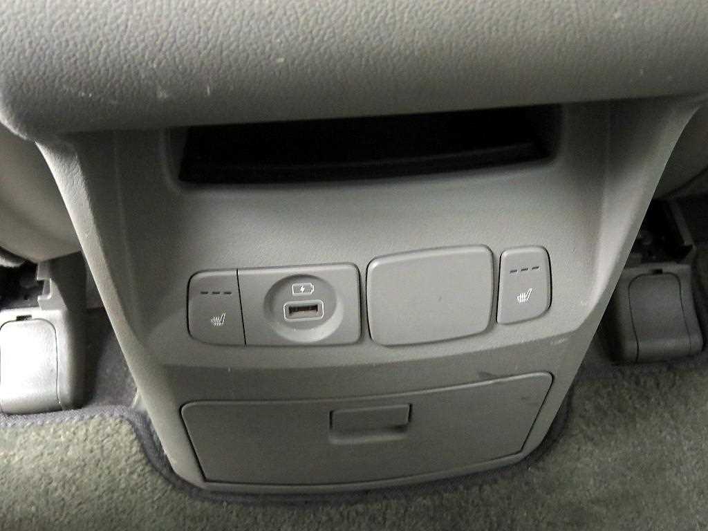 KIA Carnival - Vista 9