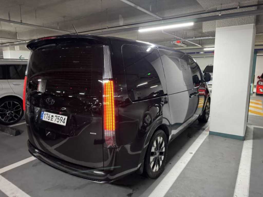 HYUNDAI Staria - Vista 5