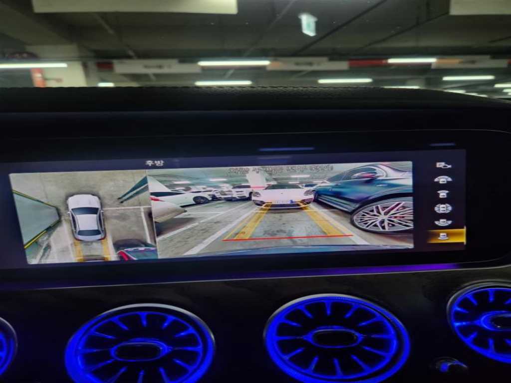 Mercedes Benz E class - Vista 12