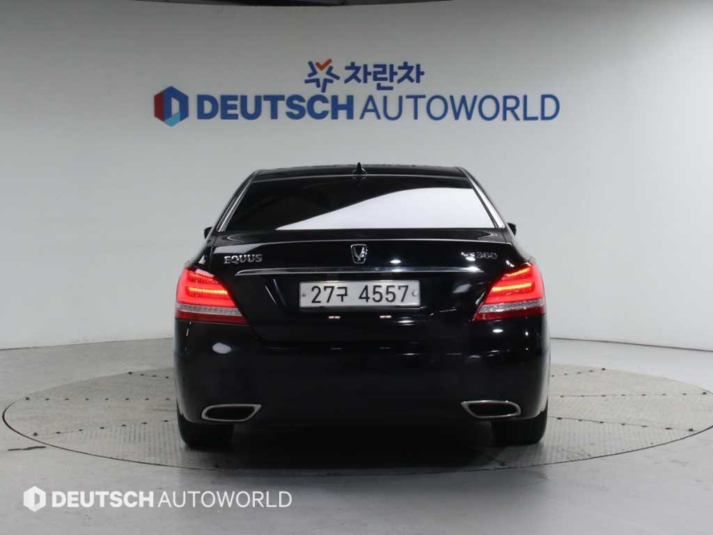 HYUNDAI Equus - Vista 4