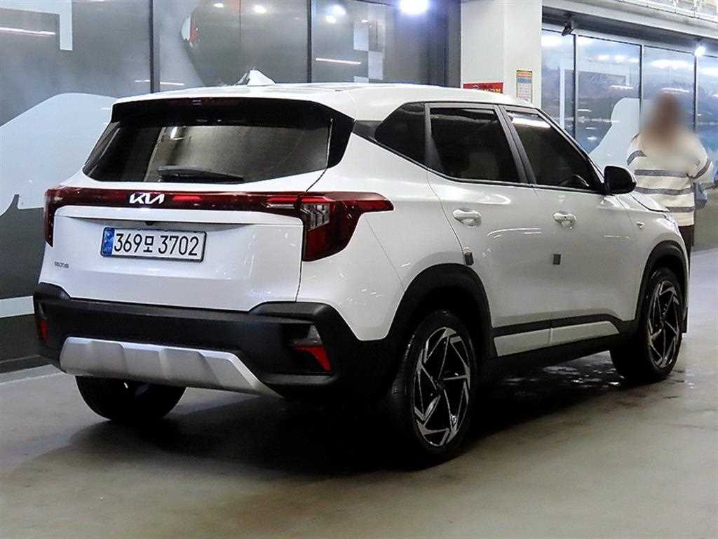 KIA Seltos - Vista 4