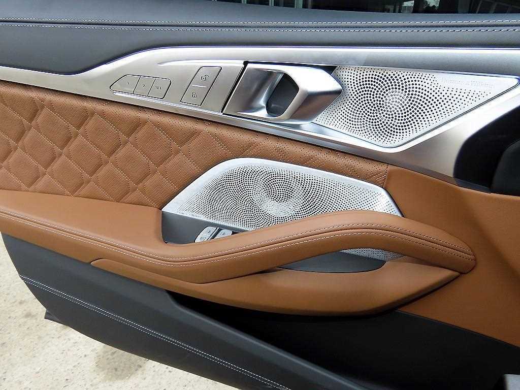 BMW 8 Series - Vista 12