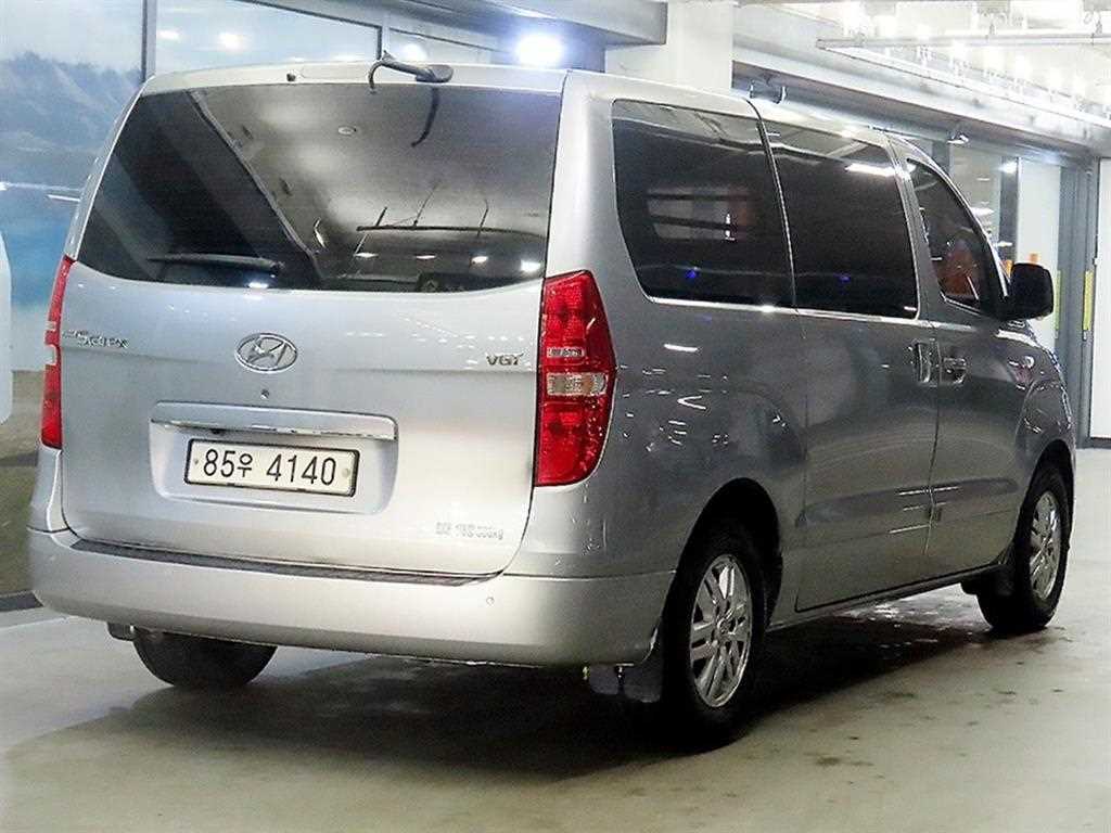 HYUNDAI Starex - Vista 4