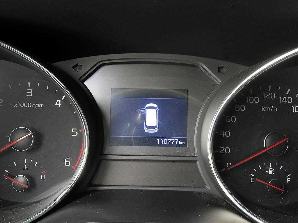 KIA Carnival - Vista 12