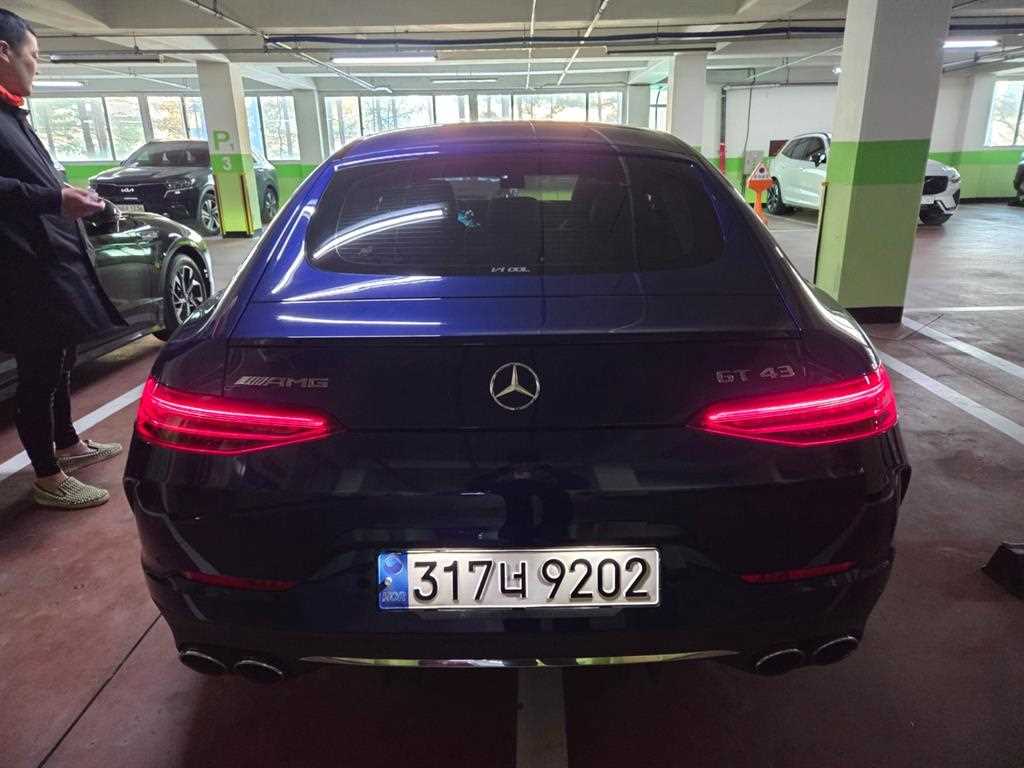Mercedes Benz AMG GT - Vista 4