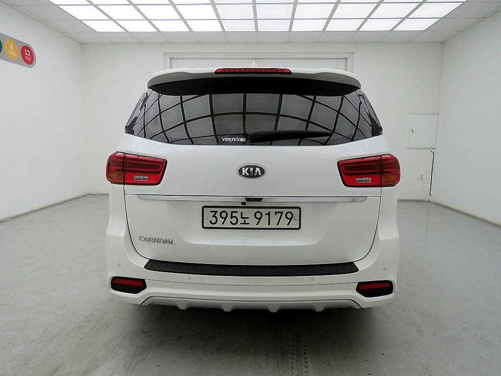 KIA Carnival - Vista 3