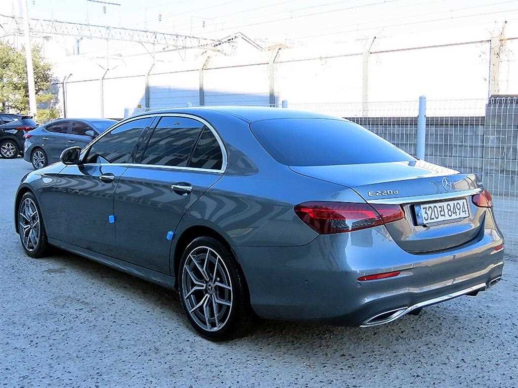 Mercedes Benz E class - Vista 3