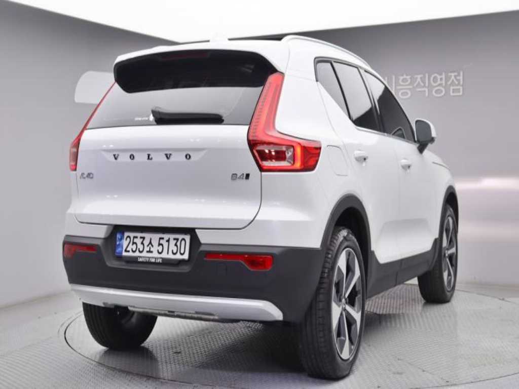Volvo XC40 - Vista 4