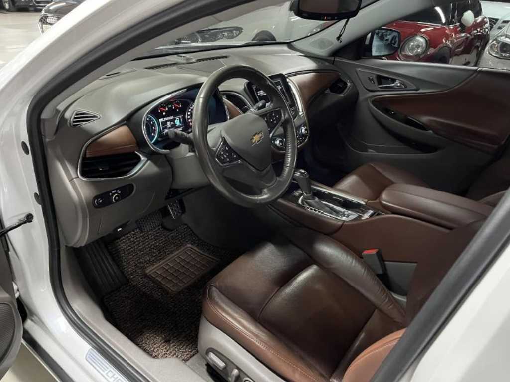 Chevrolet Malibu - Vista 5