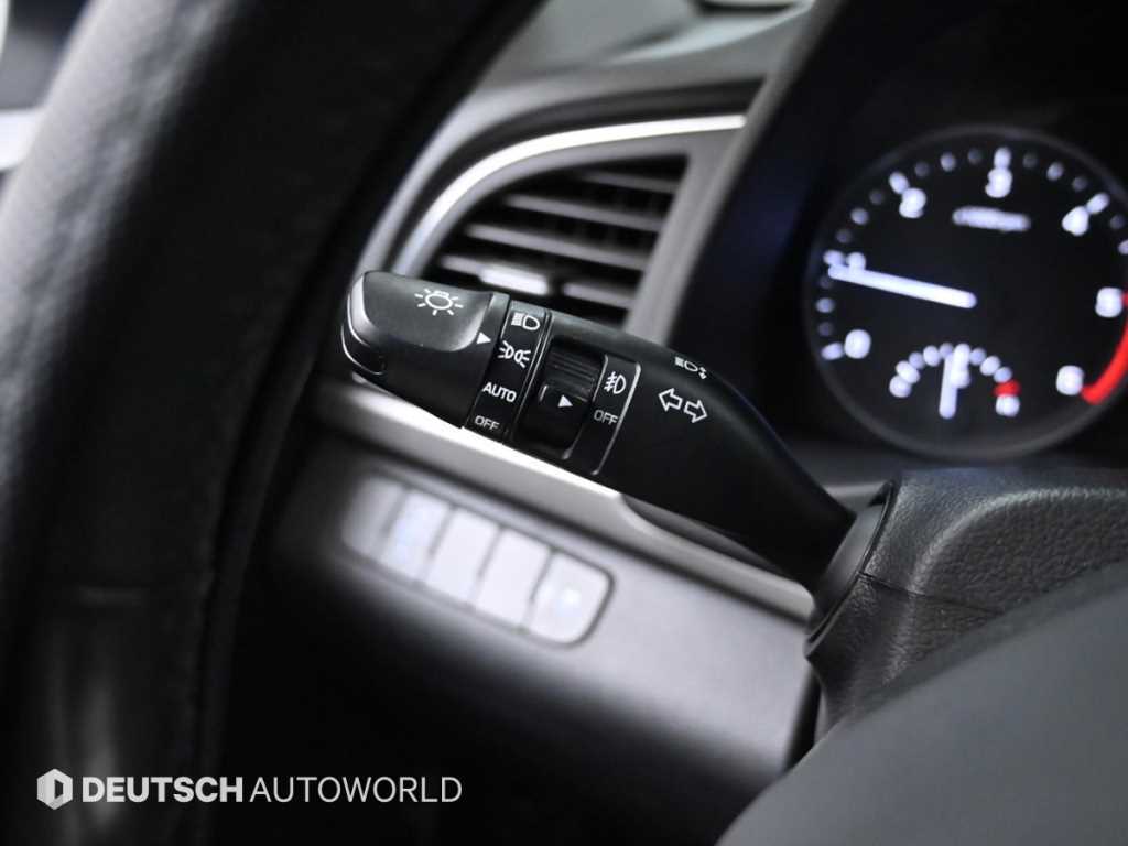 HYUNDAI Avante 2018 Blanco - Importación desde Corea - HF Imports Iquique - Foto 16