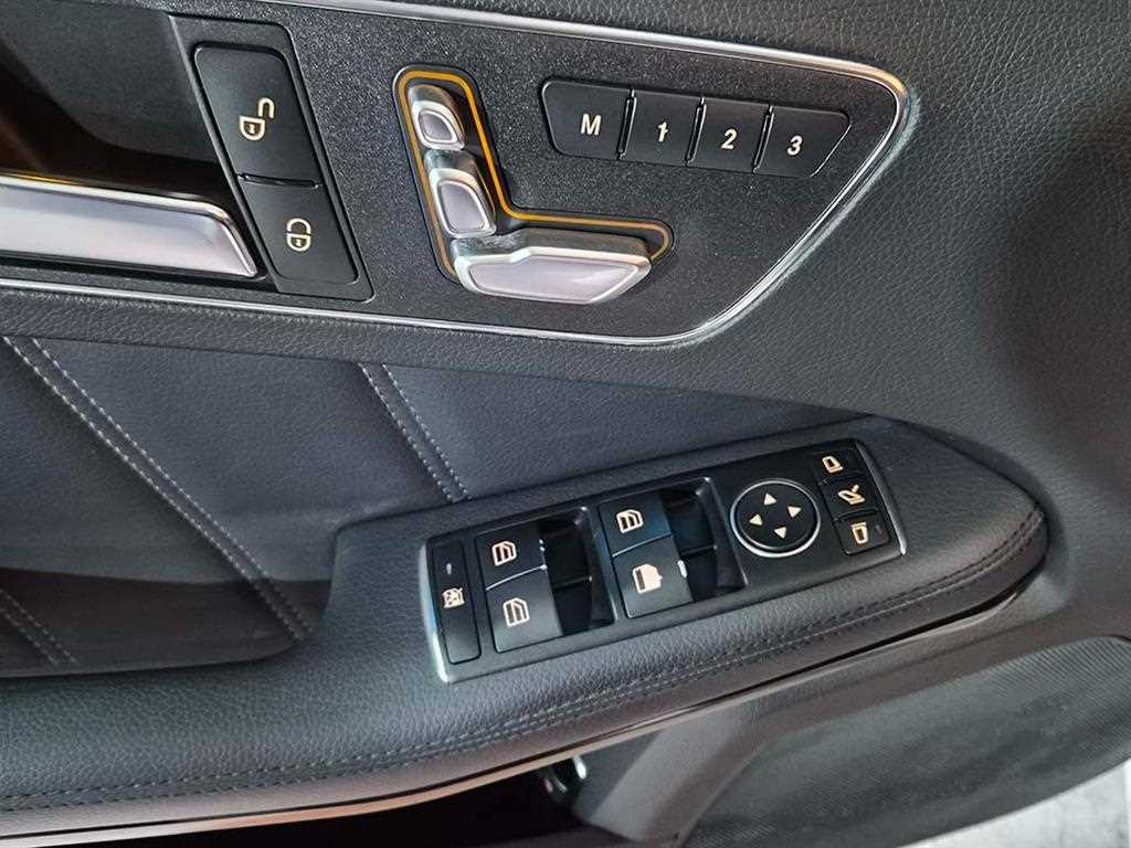 Mercedes Benz E class - Vista 12